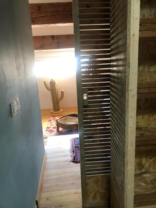 Le Loft Cosy - Centre Ville - Cadre Royal Sete Bagian luar foto