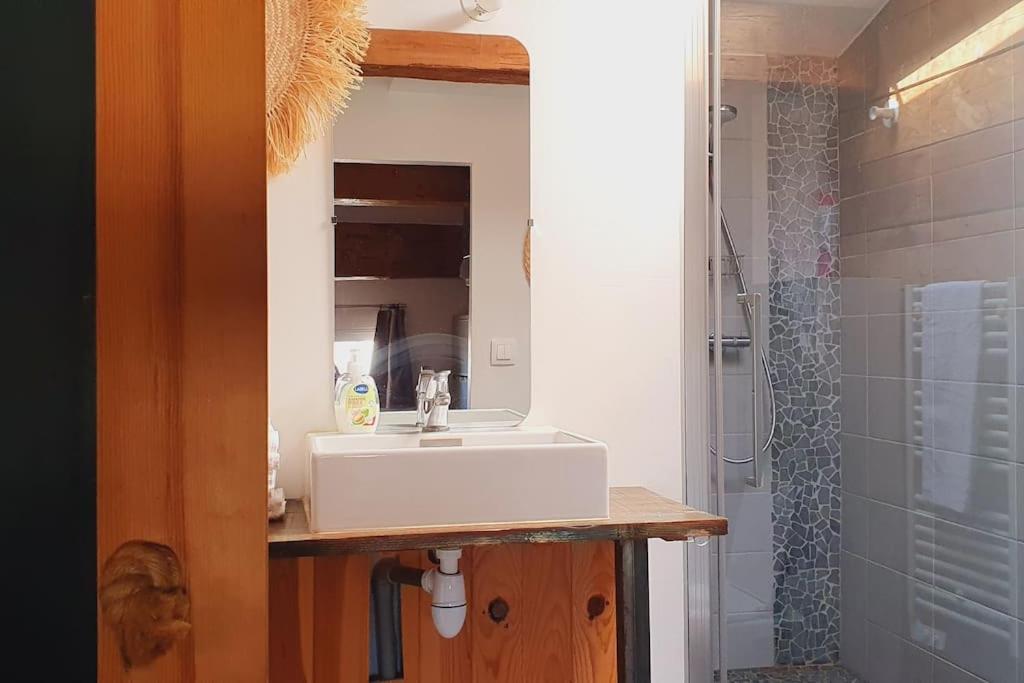 Le Loft Cosy - Centre Ville - Cadre Royal Sete Bagian luar foto